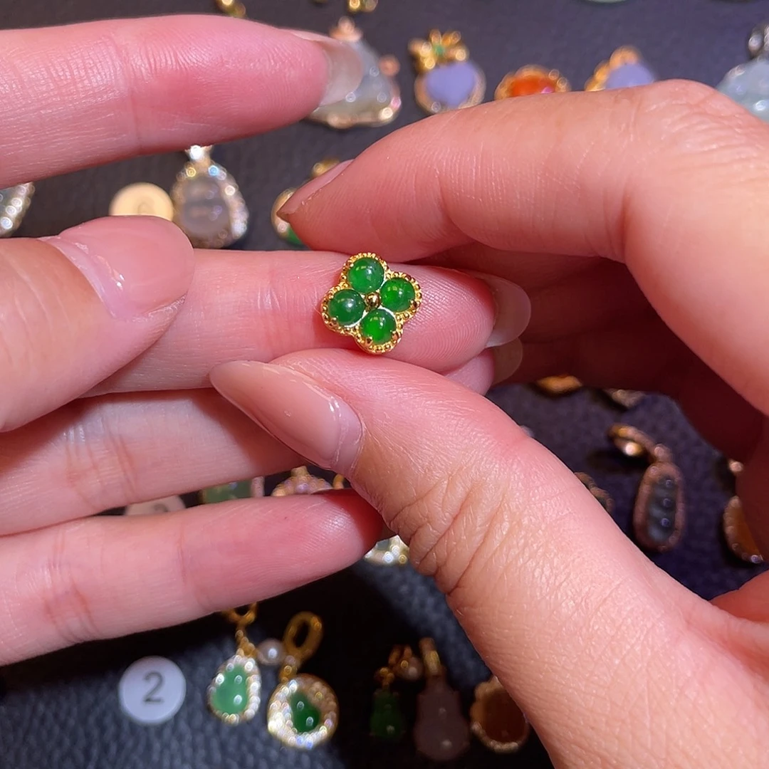 翡翠银S925镶嵌颈饰翡翠