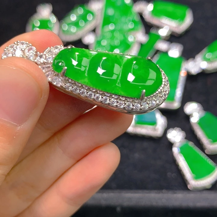 翡翠颈饰银S925镶嵌彩****）一个