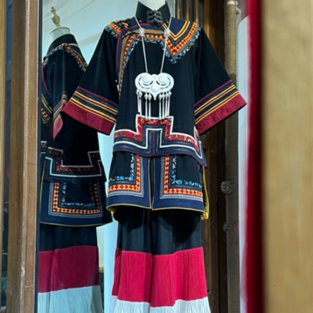 重工刺绣彝族手绣传统服饰彝族服饰复古风彝族套装