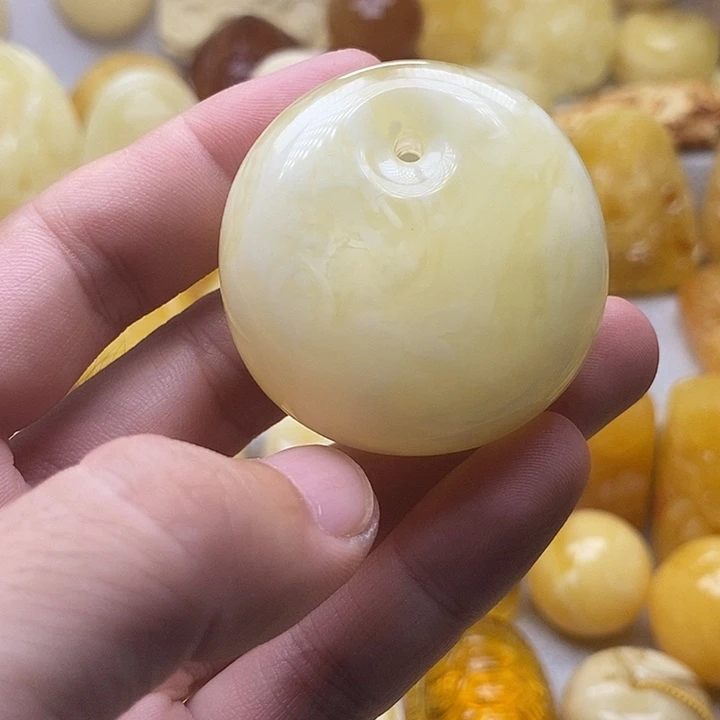 琥珀颈饰未镶嵌琥珀蜜蜡吊坠