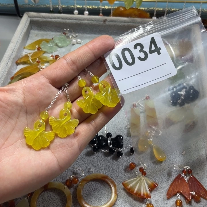 蛇纹石玉合金耳饰琳*