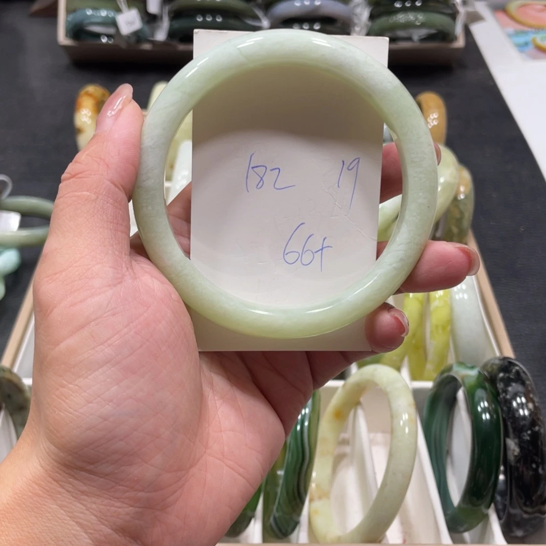 未镶嵌蛇纹石玉手镯