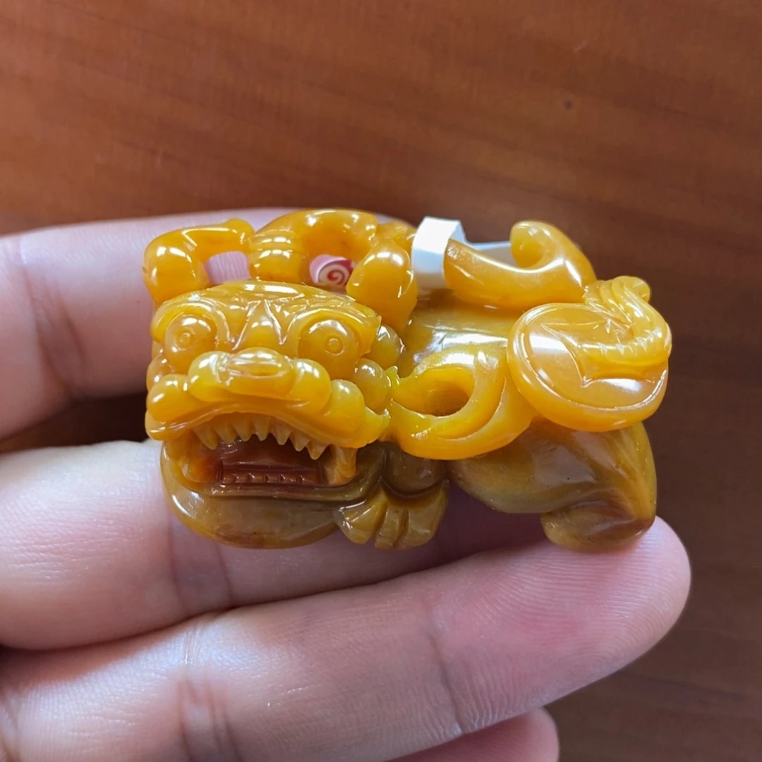 石英质玉（黄龙玉）未镶嵌颈饰