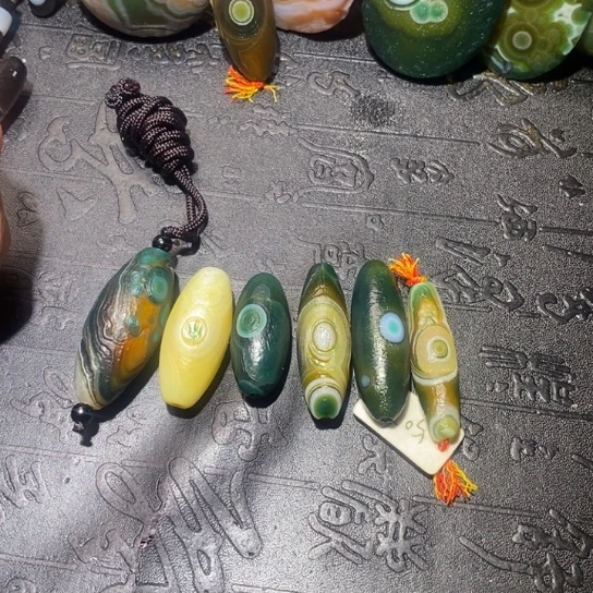石英质玉未镶嵌珠宝半成品追****0