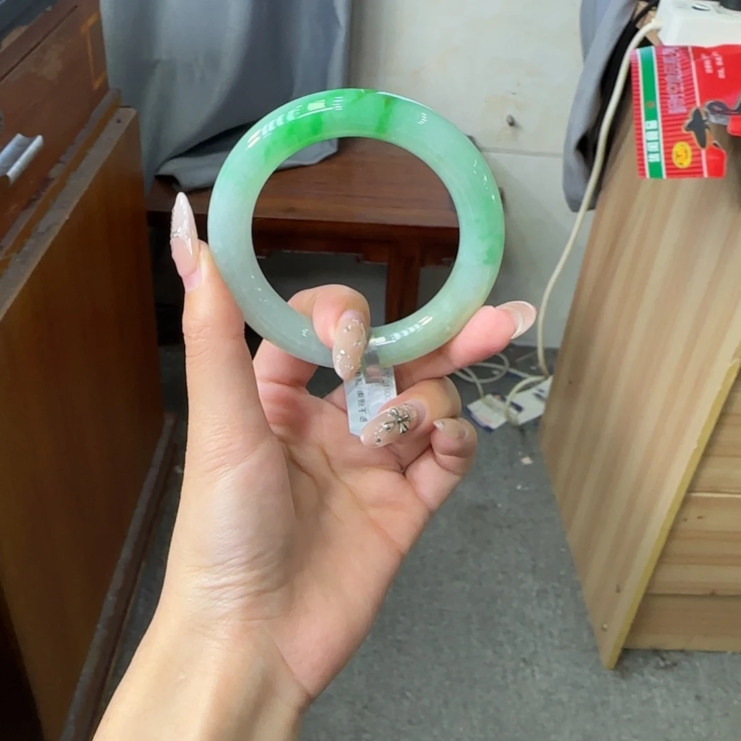 翡翠未镶嵌手镯翡翠手镯