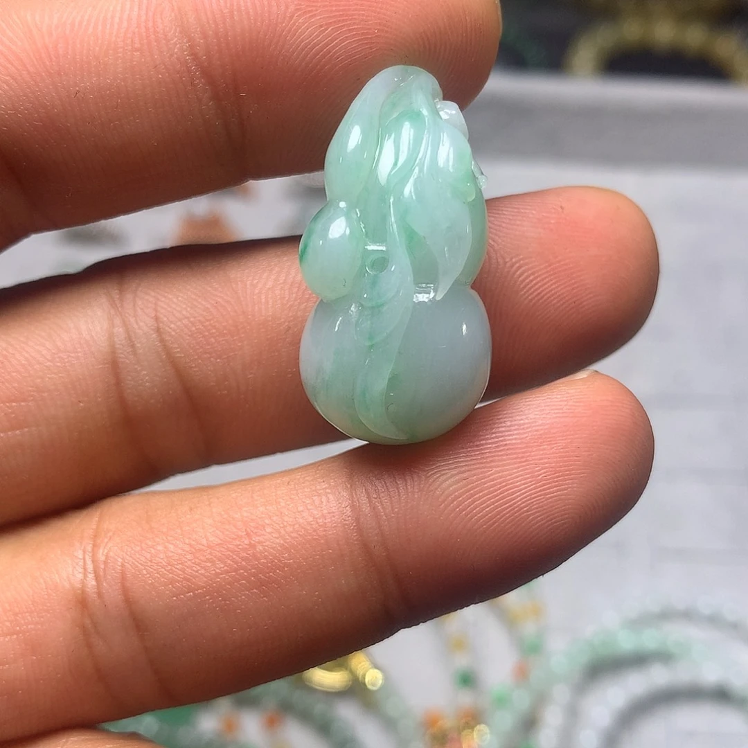 定制翡翠未镶嵌挂件