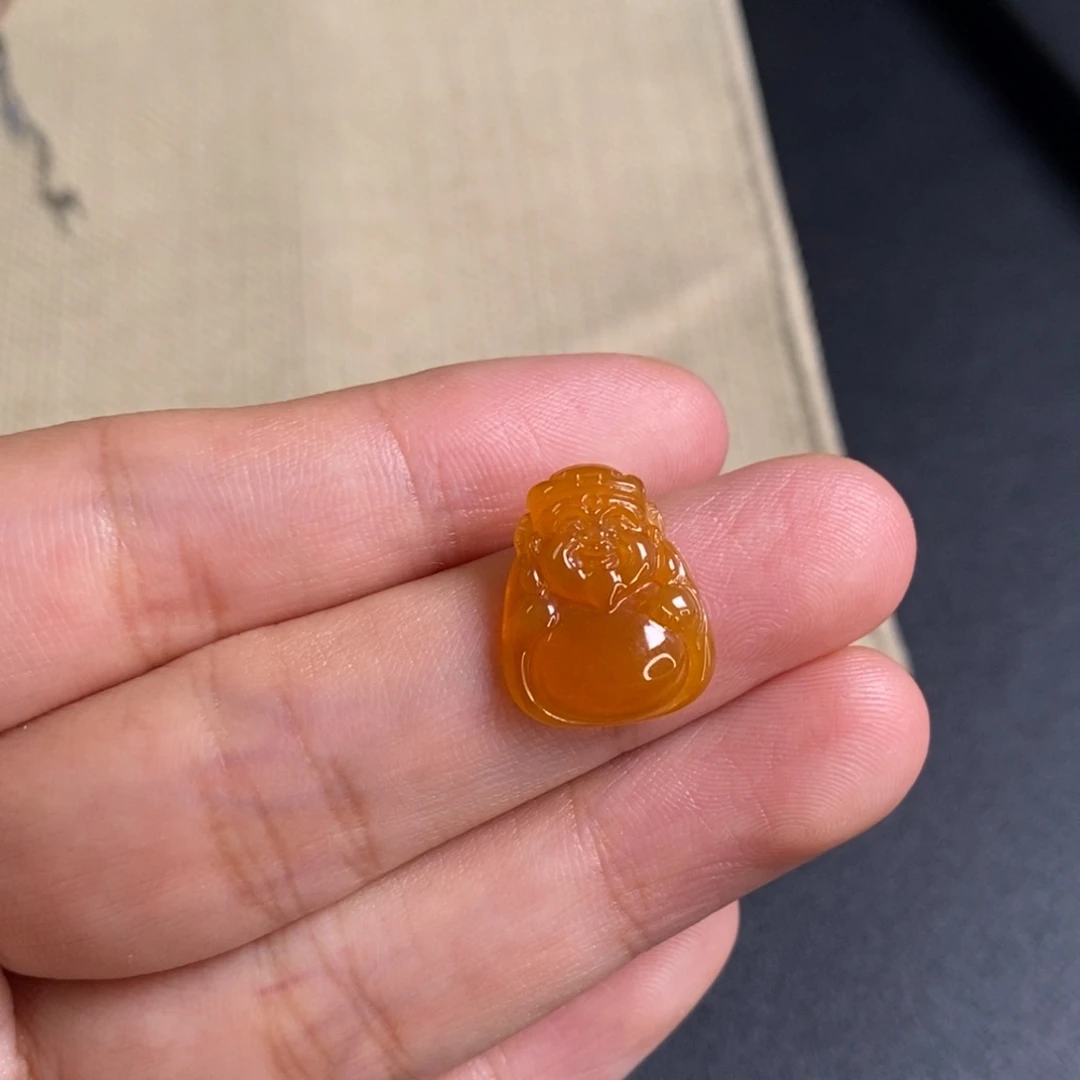 翡翠未镶嵌颈饰财哥天然色