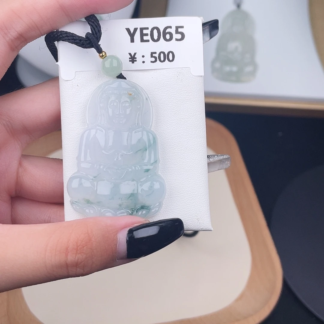 翡翠未镶嵌颈饰YE065