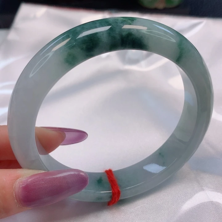 翡翠手镯未镶嵌57圈