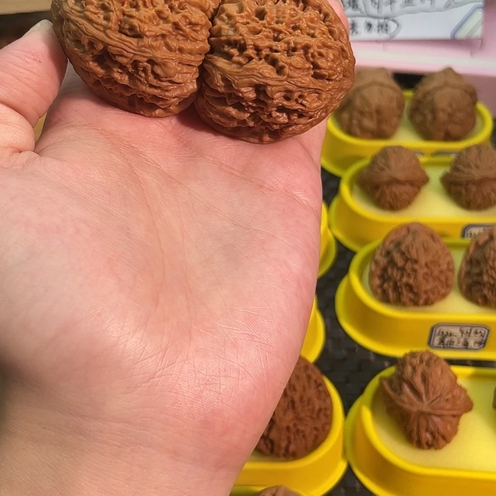 ;***文玩核桃把件11号44尺三角球疆