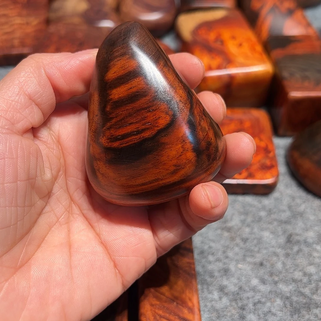 怀****交趾黄檀（大红酸枝）