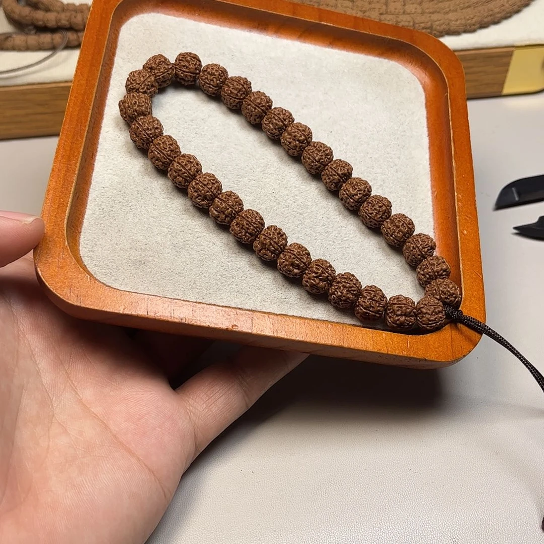 滨***阳金刚菩提手串天价蜂窝