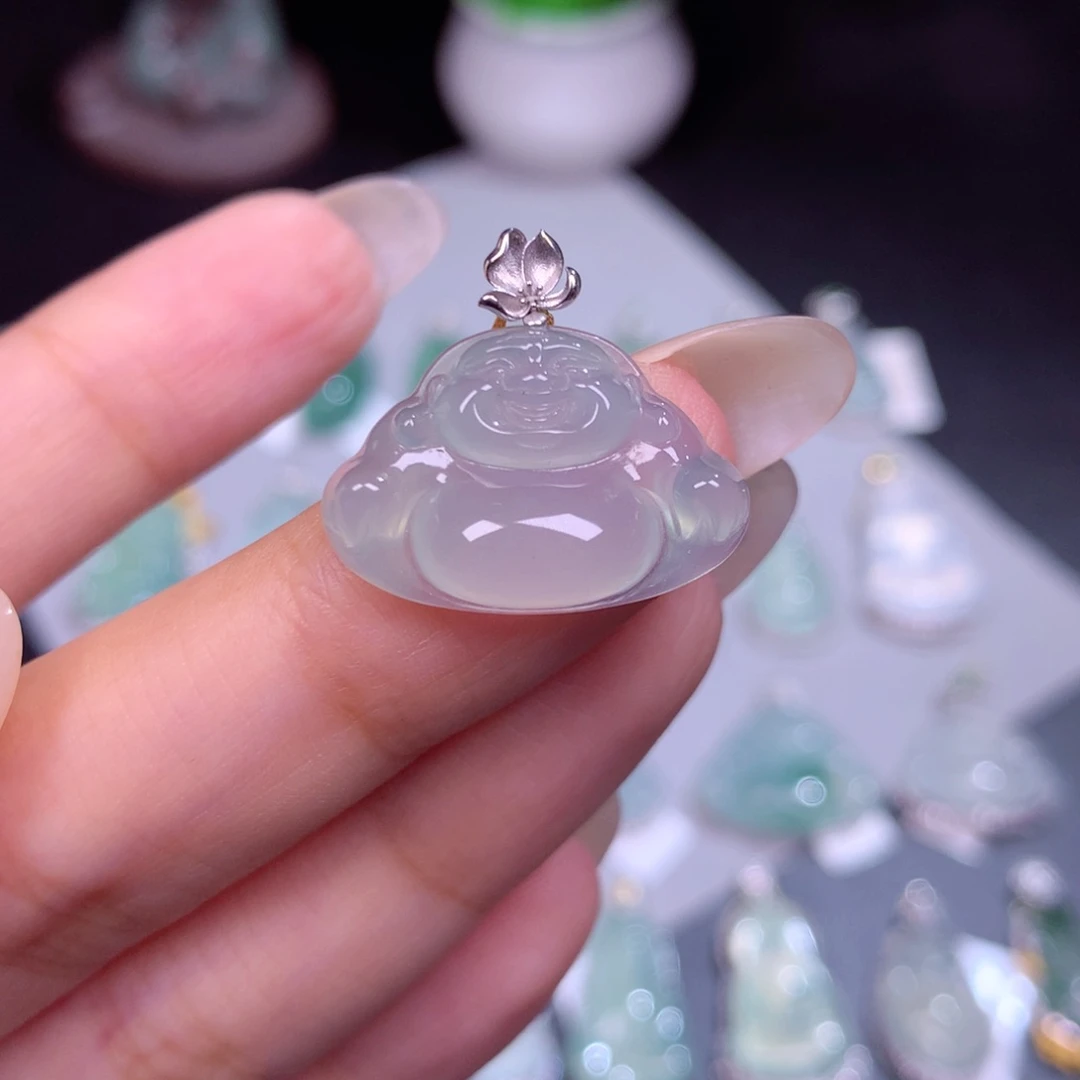 颈饰18K金镶嵌翡翠佛公