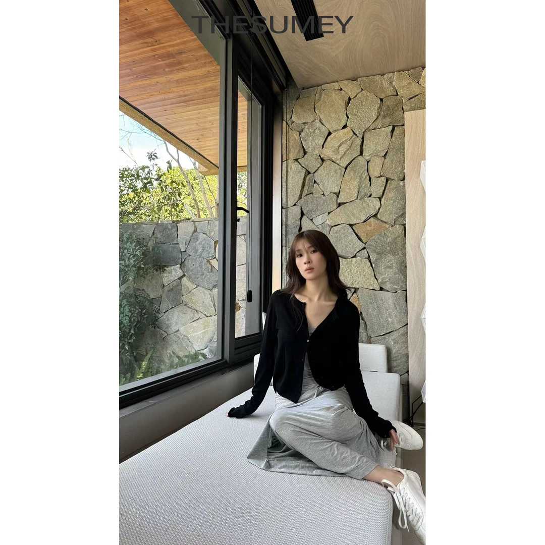 THESUMEY单排扣圆领针织开衫女春季2025年新款显瘦修身短款小外套