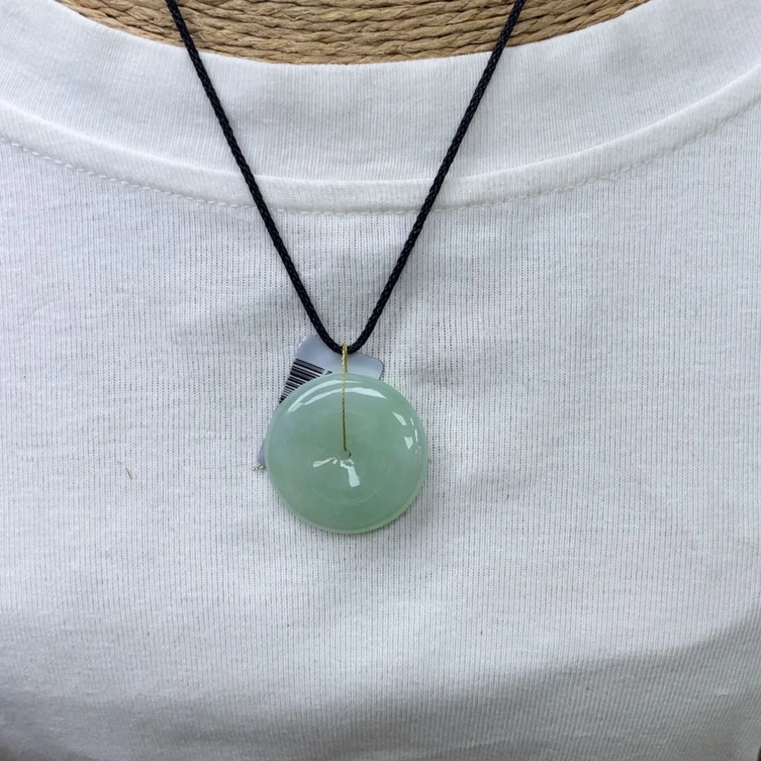 颈饰未镶嵌翡翠平安扣