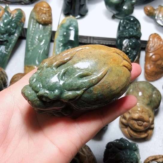 岫岩河磨玉（透闪石质玉）把件未镶嵌沙*