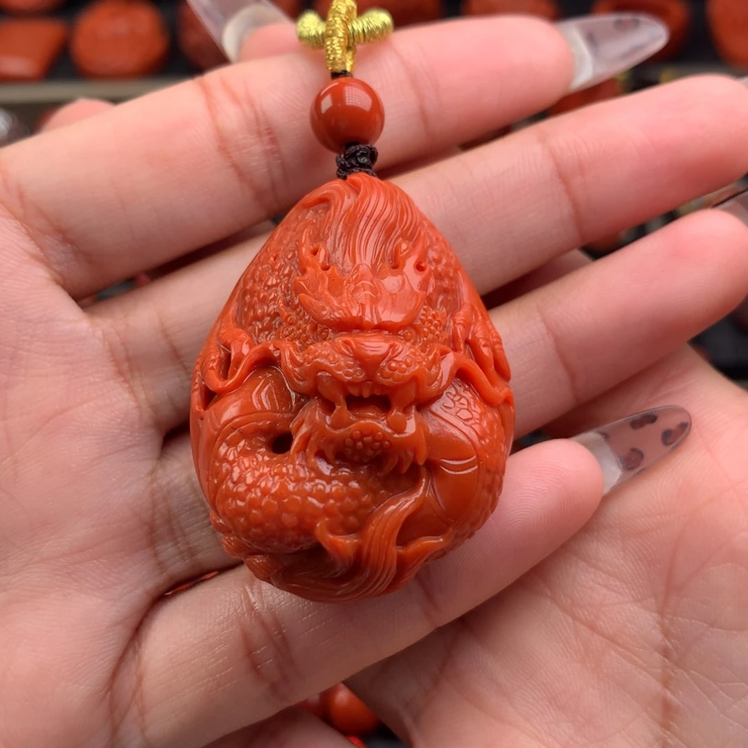 南红玛瑙精工雕刻龙牌未镶嵌