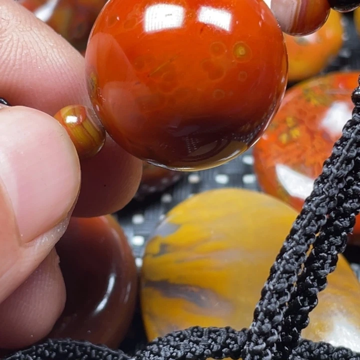 玛瑙/玉髓颈饰未镶嵌行**止