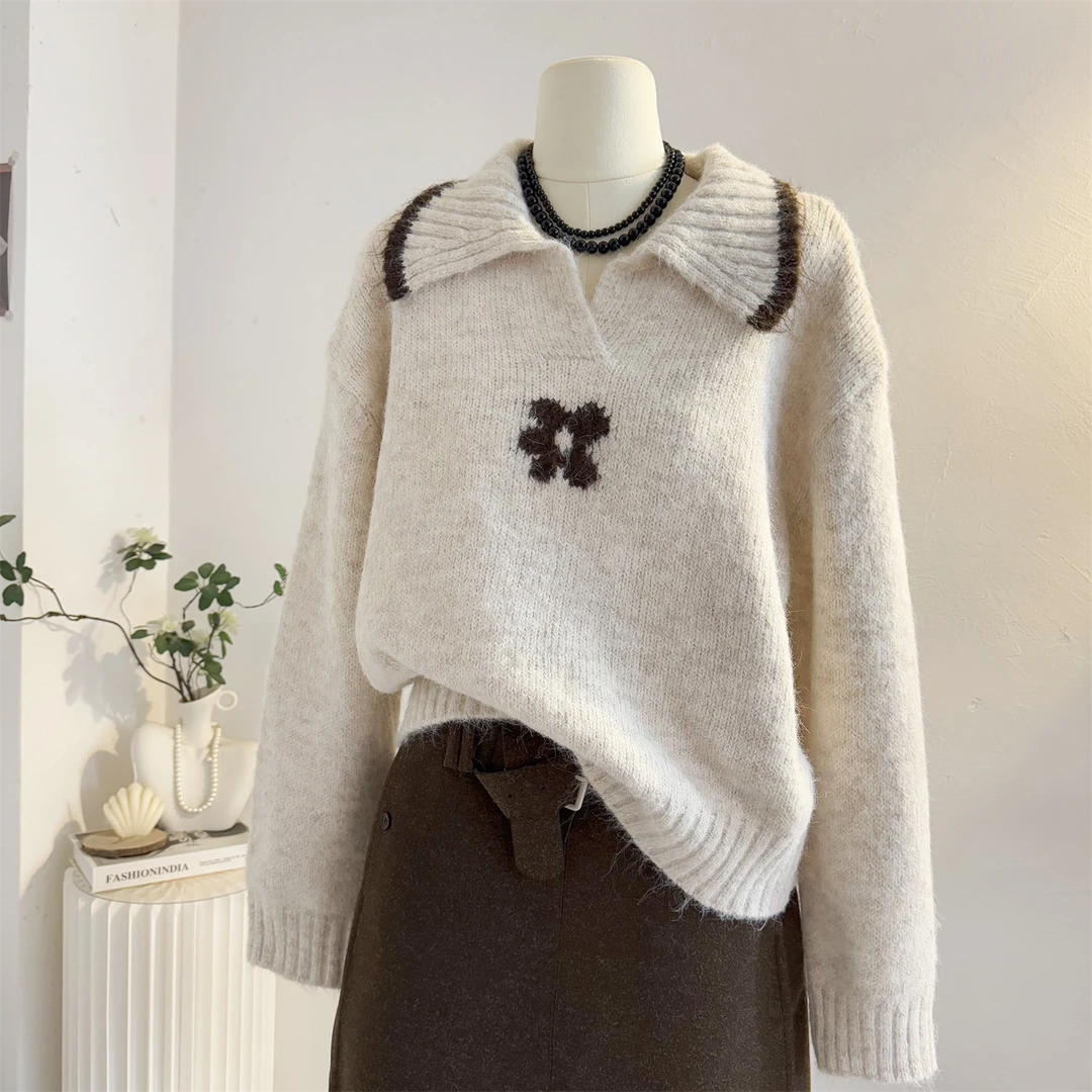 软糯撞色翻领花朵毛衣女2025秋冬韩系宽松减龄加厚套头针织衫外套