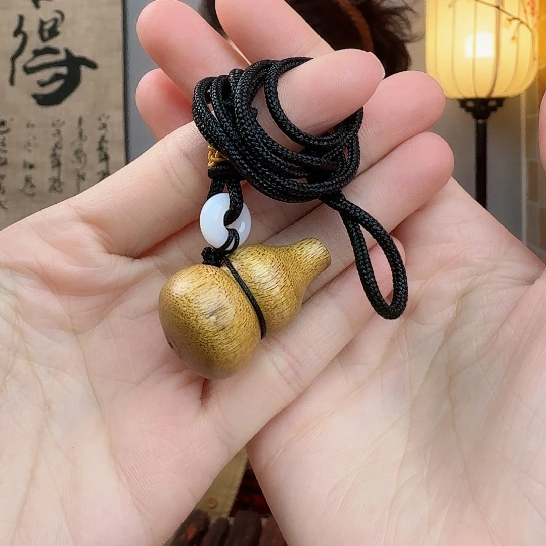 沉香吊坠海南沉香黄油格葫芦吊坠