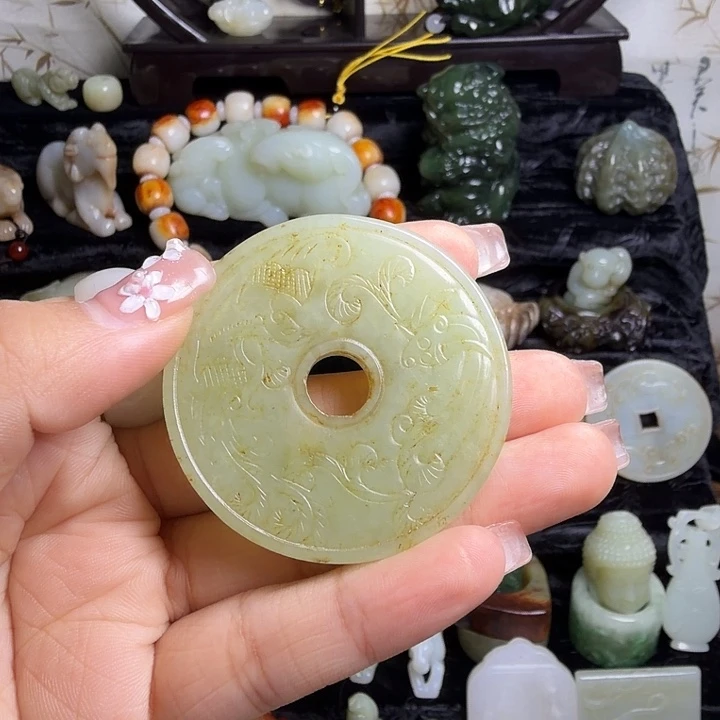 红***斯和田玉（糖玉）未镶嵌颈饰