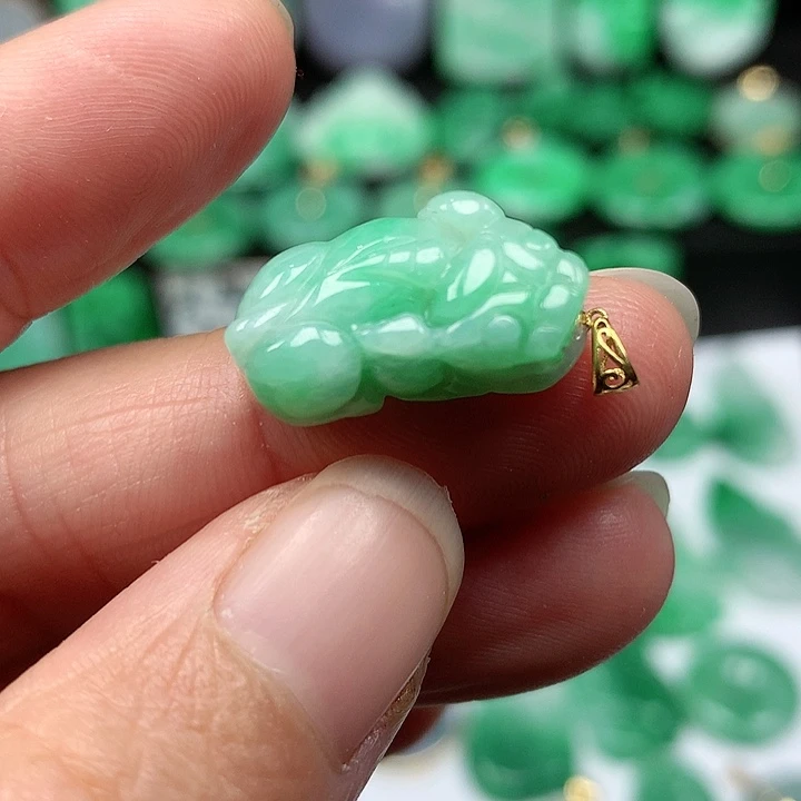 翡翠吊坠(不含链)18K金镶嵌