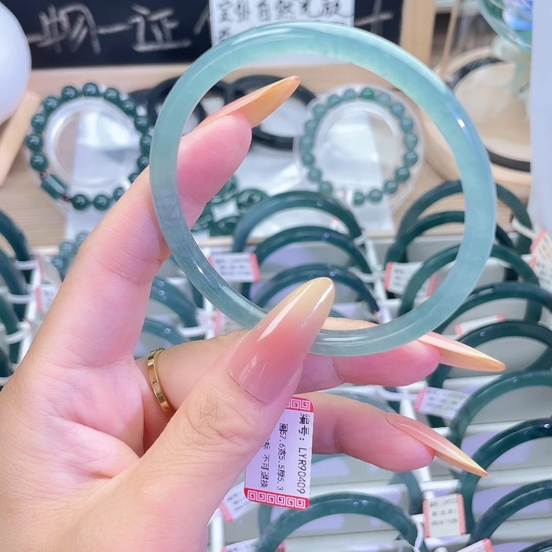 翡翠手镯未镶嵌56-57圈