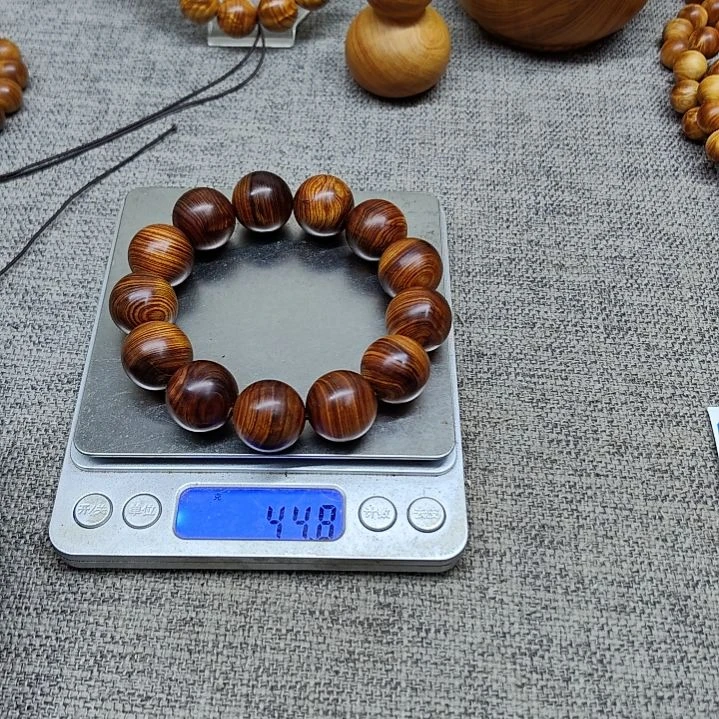 苏***乐柏木（崖柏）1.8微瑕疵黑油陈华料