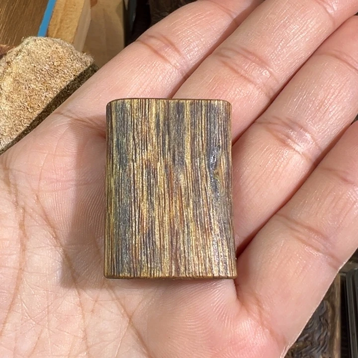 沉香碎屑沉香红棋楠沉香牌5.3克