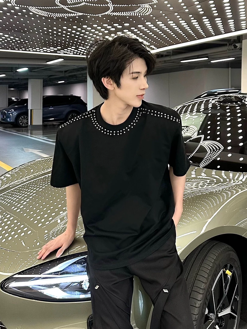 嘉伟8289 黑色短袖T恤男小众设计感铆钉夏季宽松垫肩圆领上衣潮