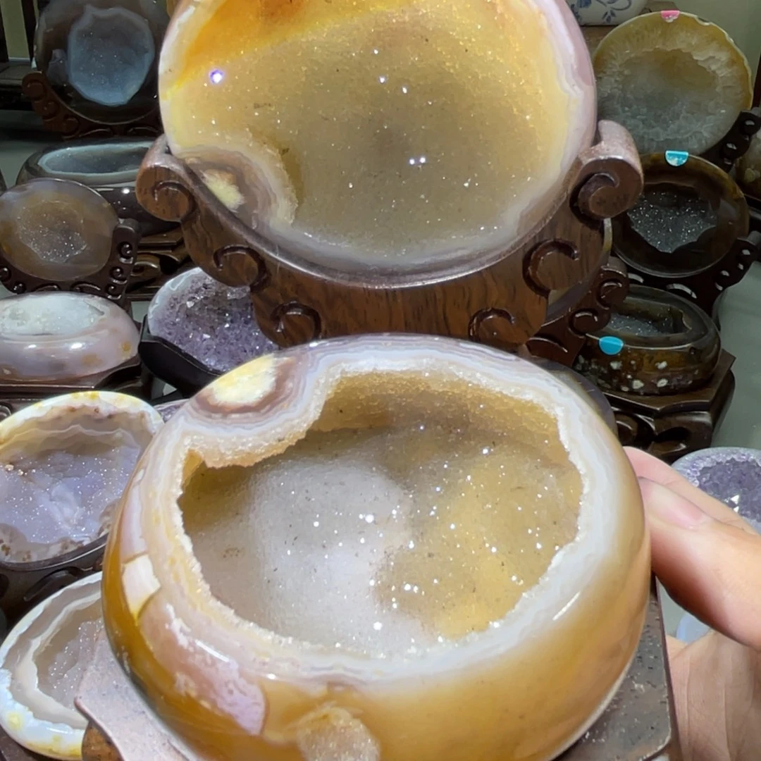 大型摆件（非配饰）未镶嵌水晶聚宝盆