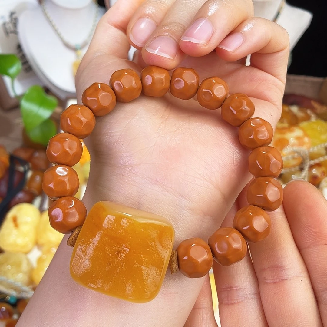 未镶嵌琥珀珠宝奇石。