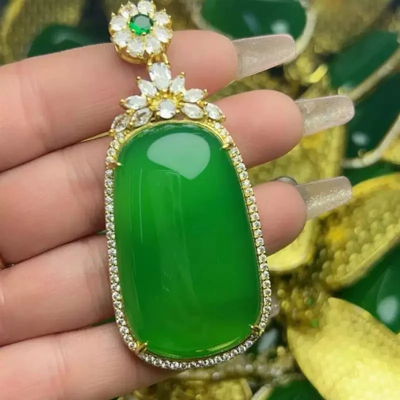 【天意珠宝阁】甄选优质非洲翠绿玛瑙无事牌吊坠