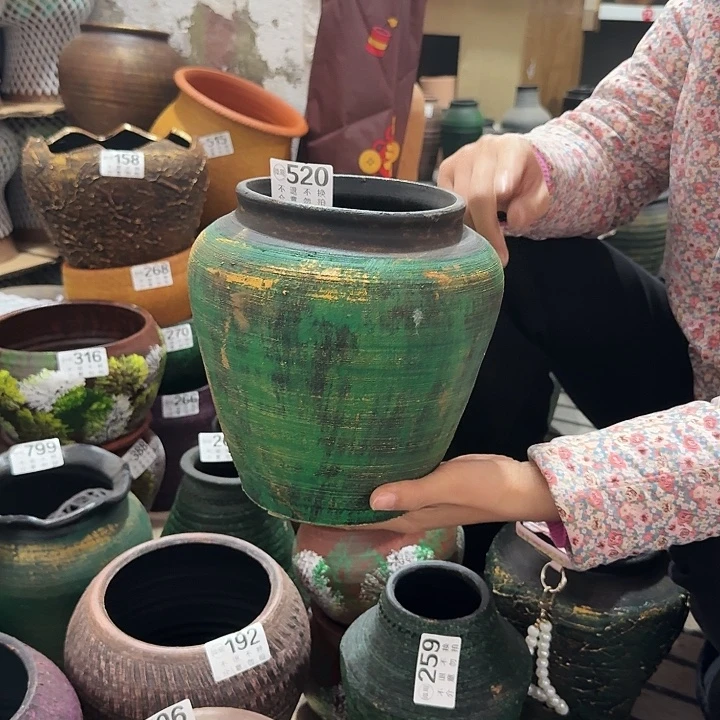 瑕疵绿色坛子520高度20口径14