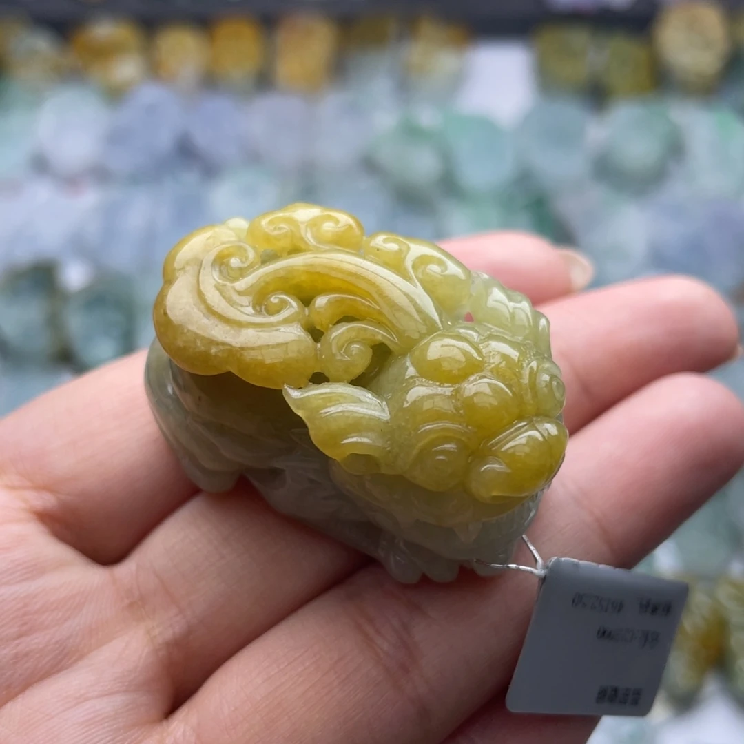 翡翠颈饰未镶嵌貔貅