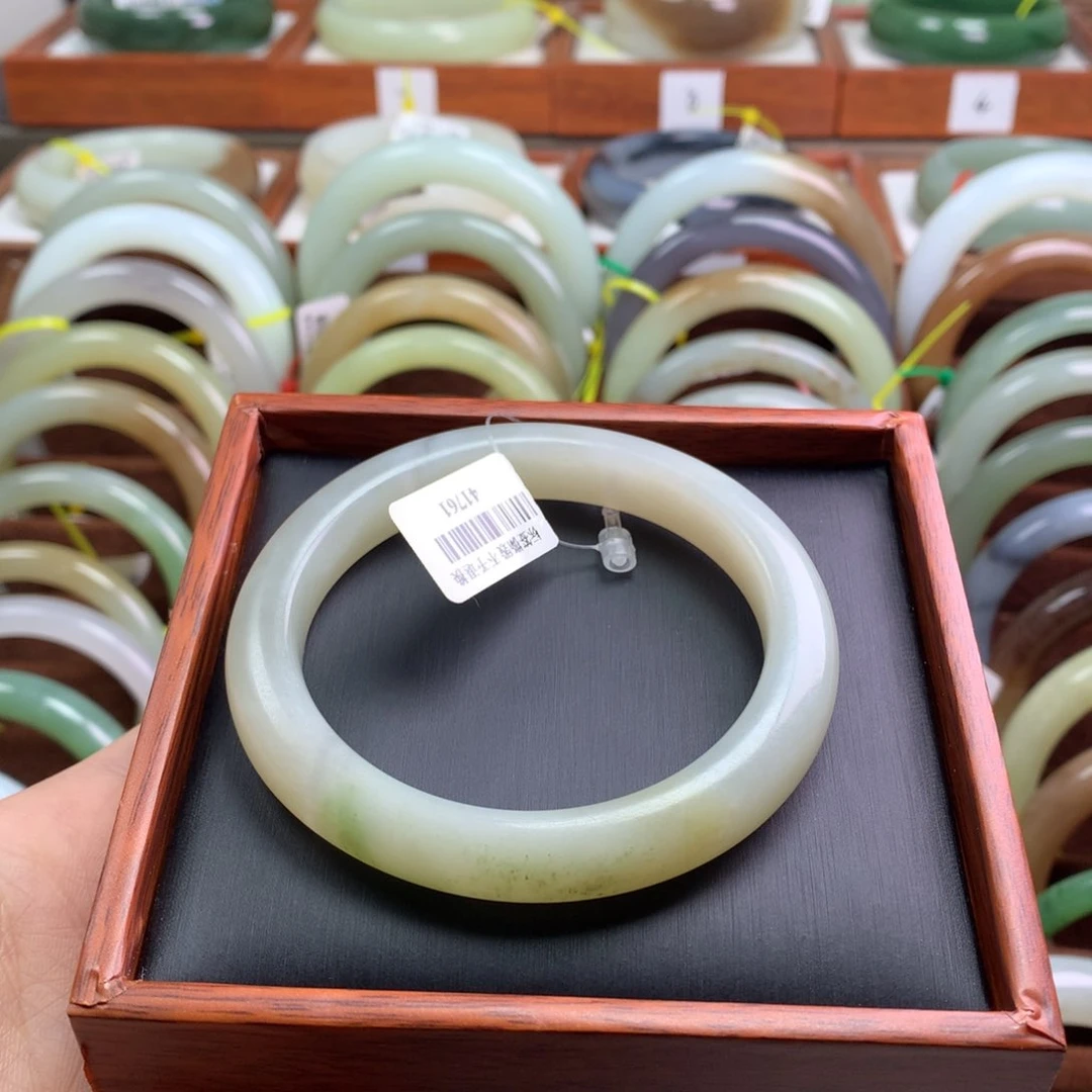 和田玉手镯未镶嵌56/57