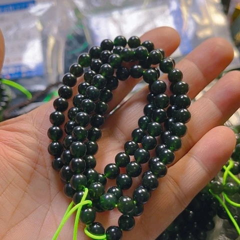 蛇纹石玉颈饰未镶嵌沈**儿