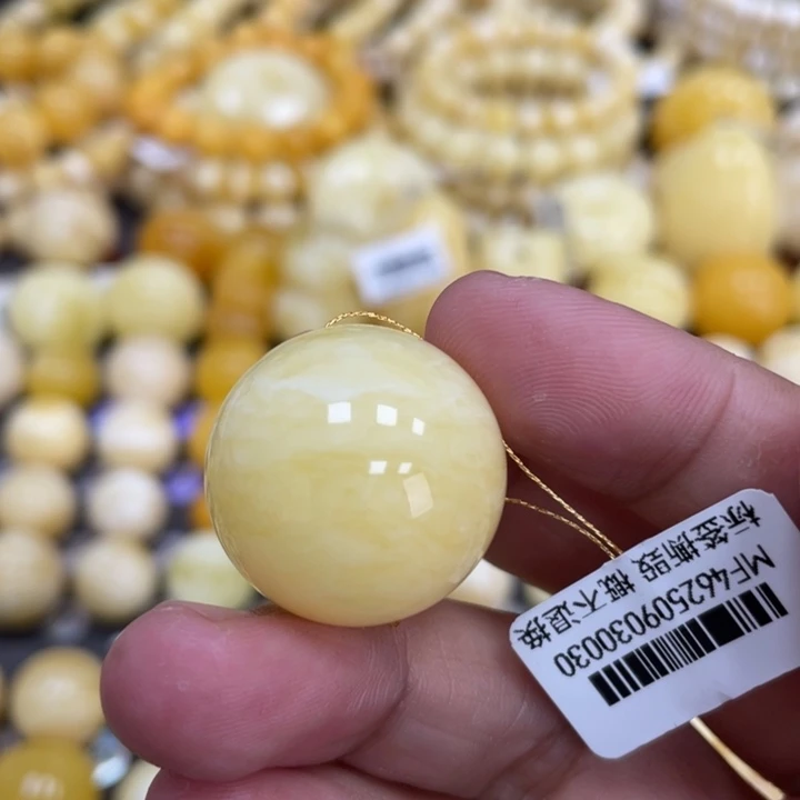 ****天蜜蜡未镶嵌裸石23mm浓蜡瑕疵