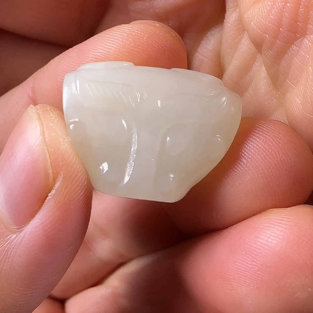 未镶嵌和田玉（糖玉）挂件