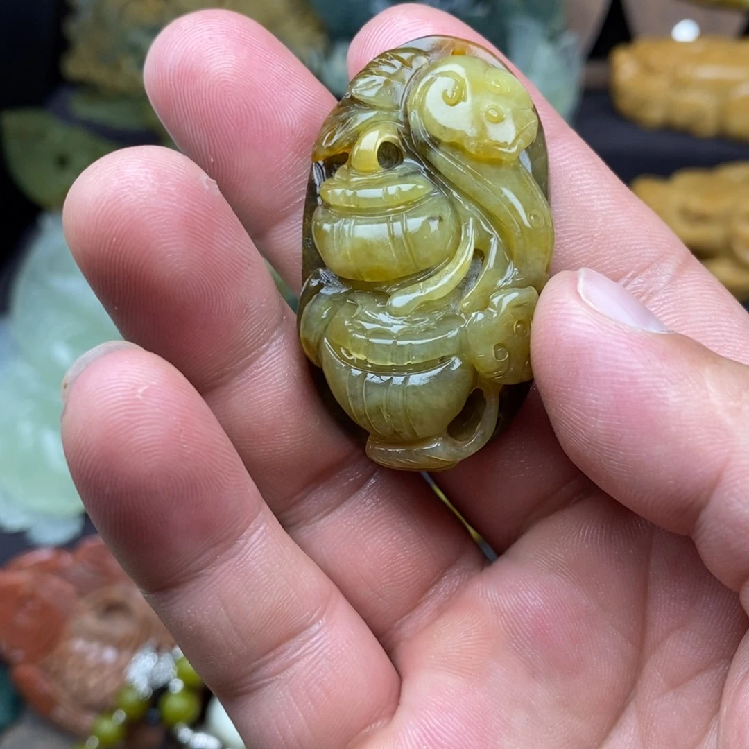 蛇纹石玉未镶嵌吊坠(赠链)