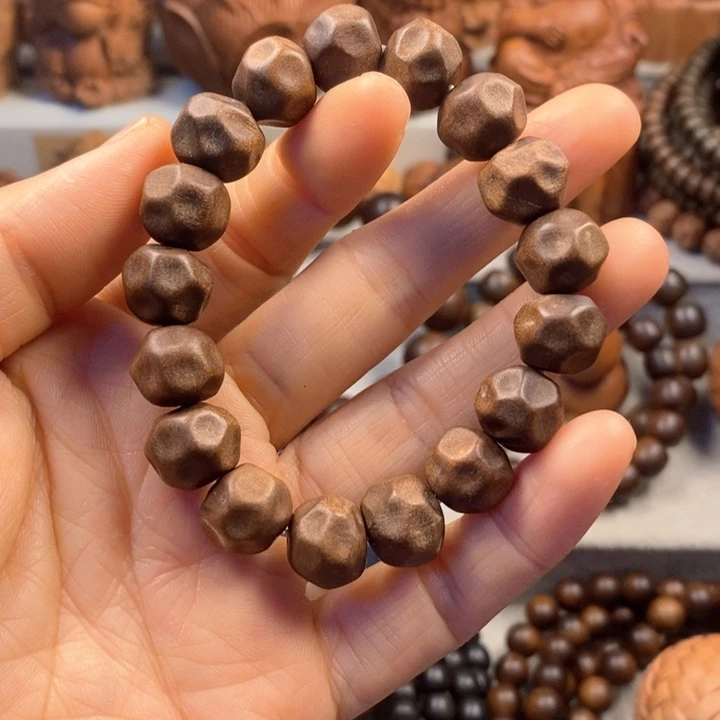 a***s檀香木手串/手链老山檀奶香味1.2黑肉风化老料纯手工