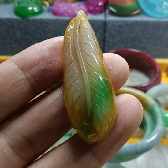 翡翠未镶嵌挂件翡翠