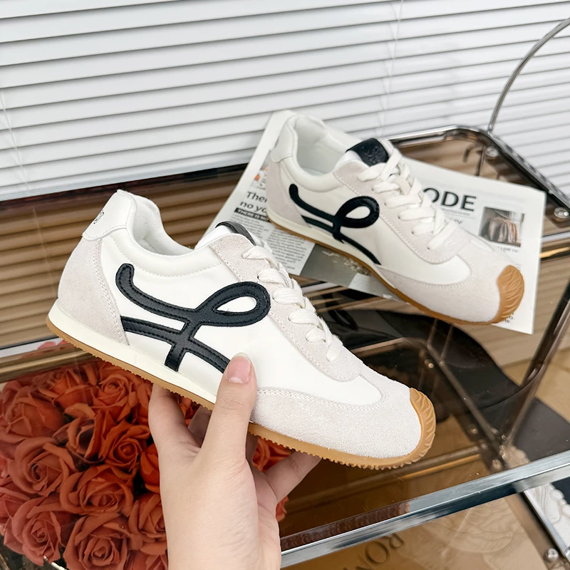 高个子真皮德训鞋女春夏新款厚底胖脚宽脚时尚百搭运动休闲阿甘鞋