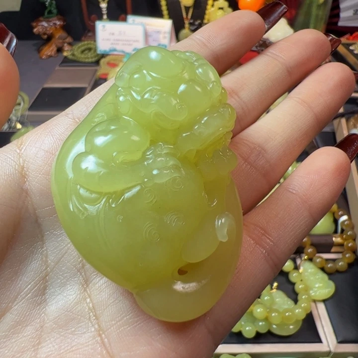 和田玉（黄玉）未镶嵌颈饰