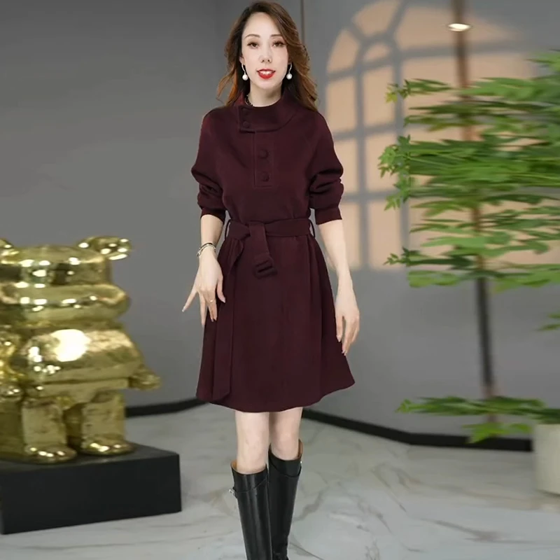 时尚连衣裙女2025秋冬新款洋气质显瘦立领收腰中长款a字打底裙子