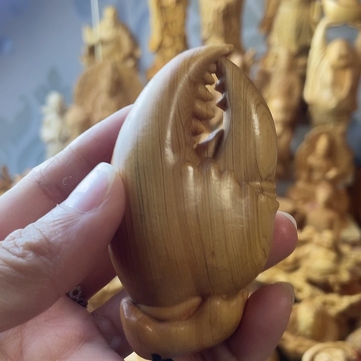 柏木（崖柏）崖柏手中有米