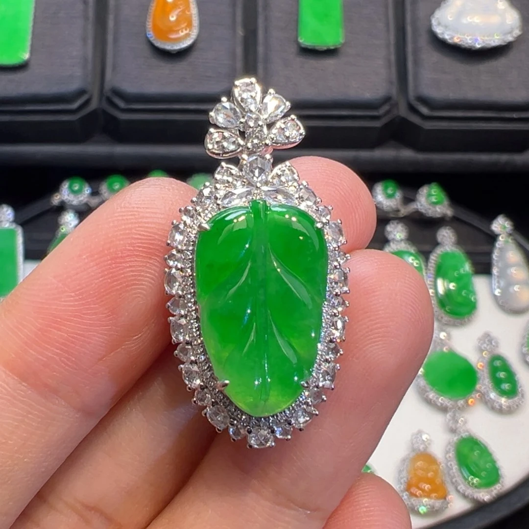 翡翠18K金镶嵌颈饰收到货48小时鉴赏期