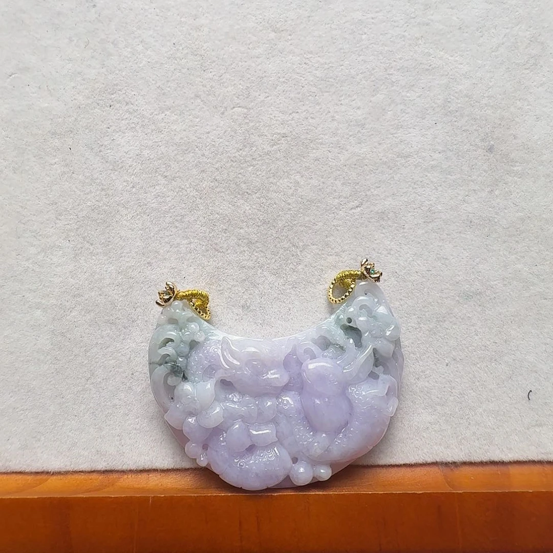翡翠未镶嵌吊坠(赠链)
