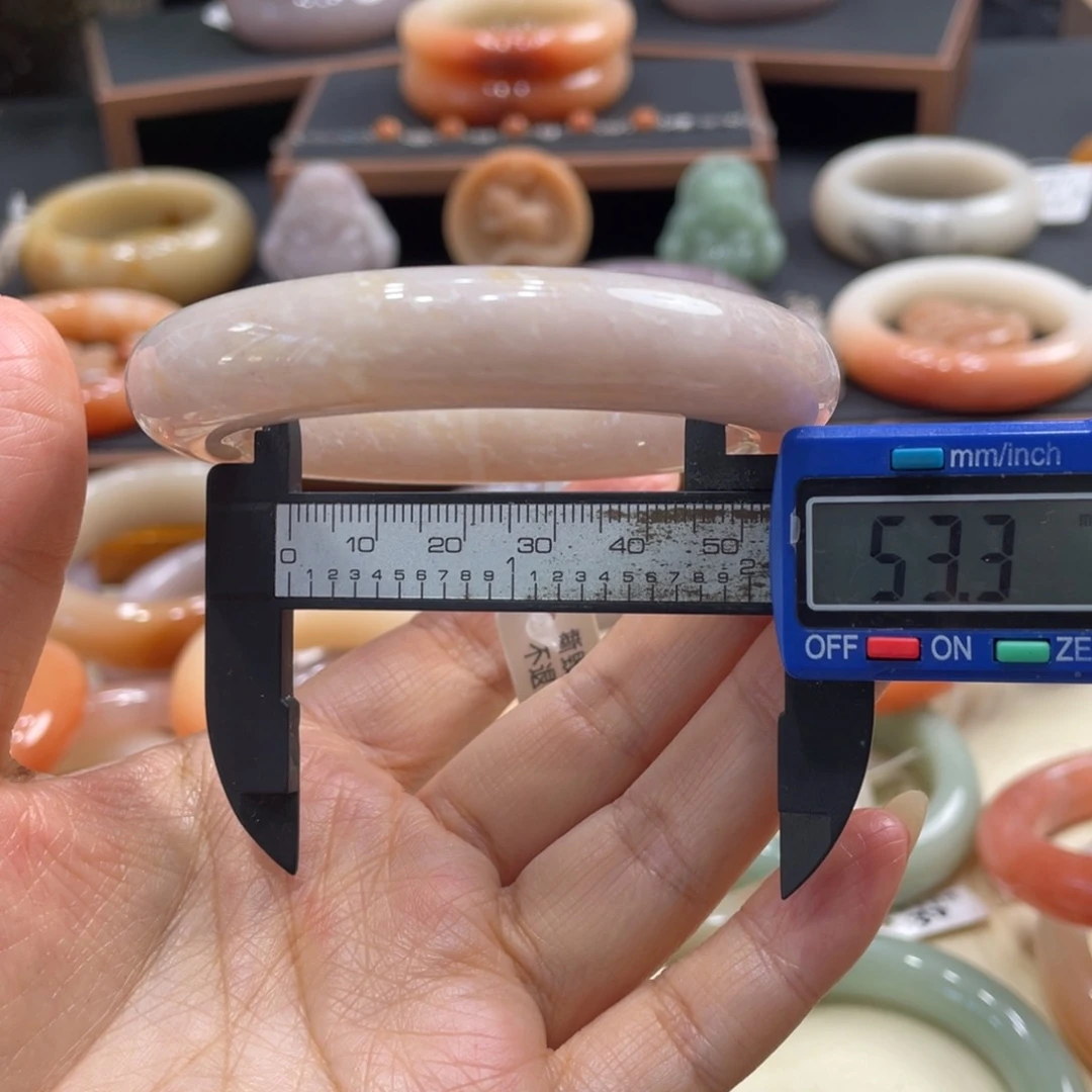 石英岩玉手镯未镶嵌