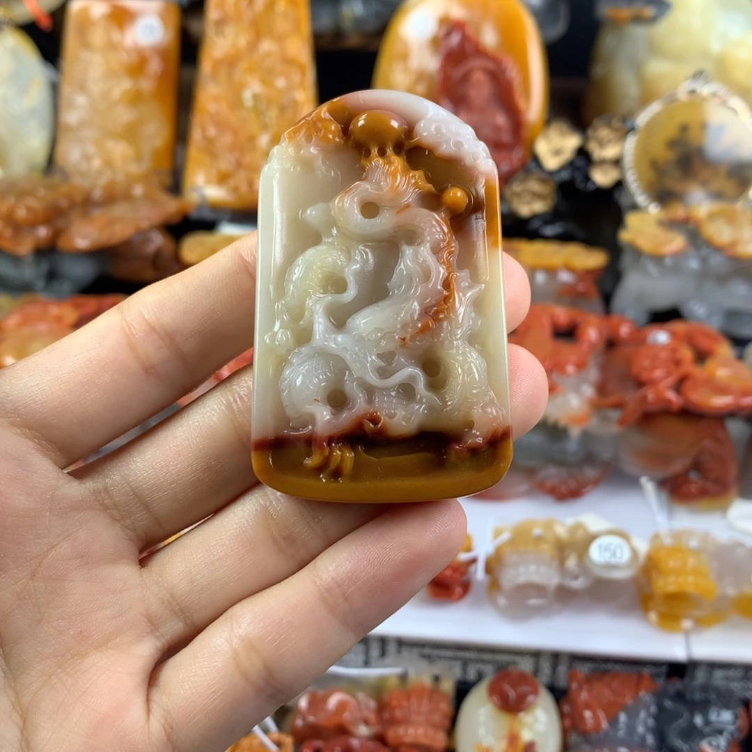 石英质玉（黄龙玉）未镶嵌挂件